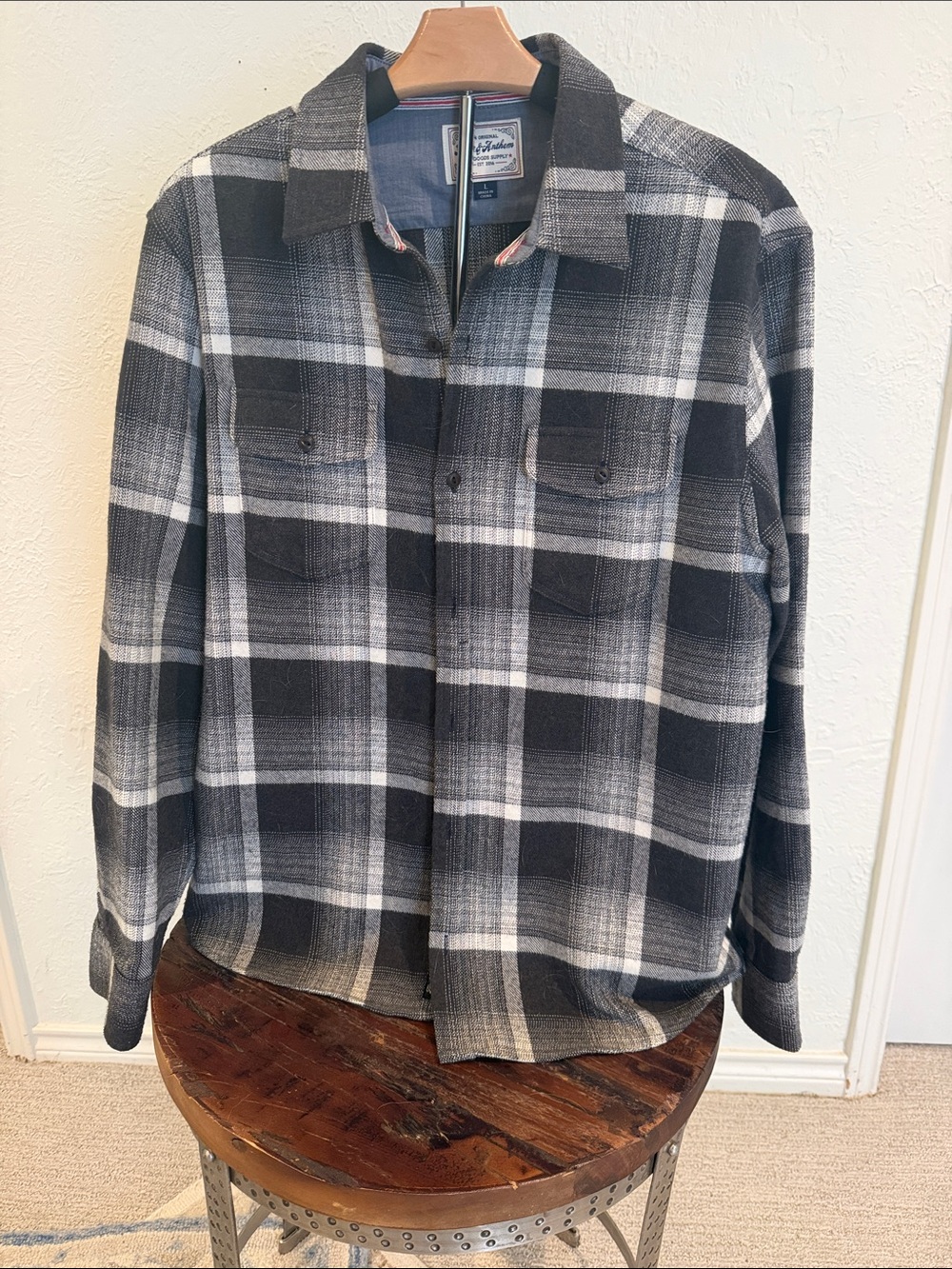 Flag & Anthem Flannel Men’s  Black & Gray Plaid Button-Down Shirt Size Large